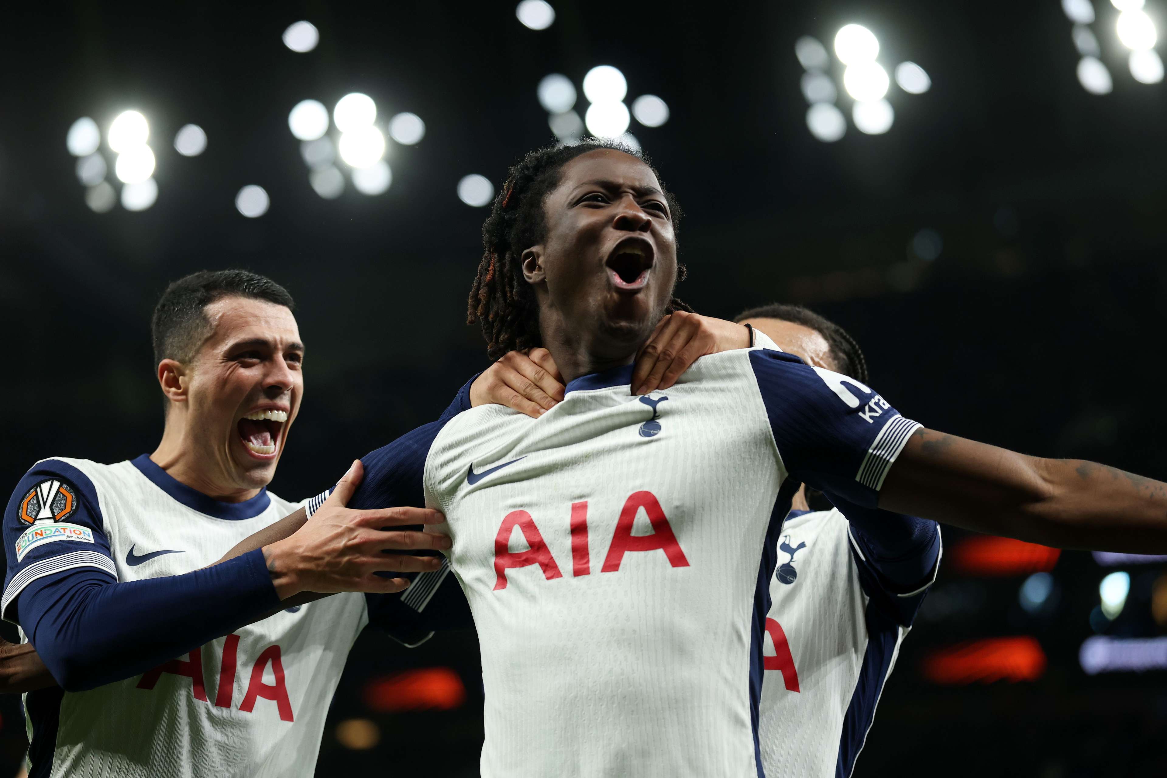 对篮板球的 对篮板球的